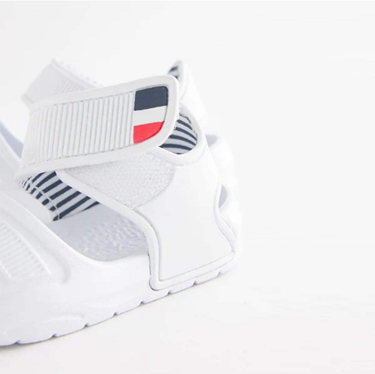 Next White Pool Sliders